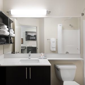 Two-Bedroom Suite Oner King Bed One Queen Bed